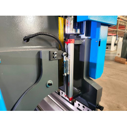 MetalTec HBС 135/2500 4+1 ЧПУ МТ-15  Листогибочный пресс с ЧПУ