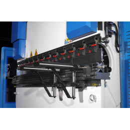 MetalTec HBM 80/2500C Листогибочные гидравлические прессы с ЧПУ контроллером TP10S