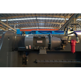 MetalTec HBС 135/3200 4+1 ЧПУ МТ-15  Листогибочный пресс с ЧПУ