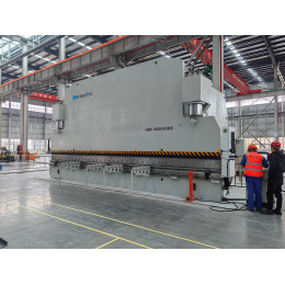 MetalTec HBC 800/6000 листогибочные гидравлические прессы с ЧПУ большого тоннажа