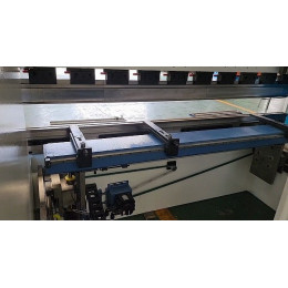 MetalTec HBC 170/2500 Листогибочные гидравлические прессы с ЧПУ