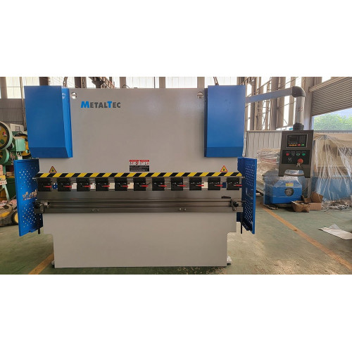 MetalTec HBM 125/2500 (E22, инвертор заднего упора) гидравлический листогибочный пресс