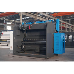 MetalTec HBС 135/3200 4+1 ЧПУ МТ-15  Листогибочный пресс с ЧПУ