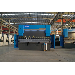 MetalTec HBС 135/3200 4+1 ЧПУ МТ-15  Листогибочный пресс с ЧПУ