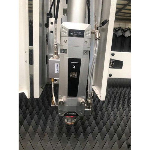 MetalTec 1530F (1000W) оптоволоконный лазерный станок для резки металла