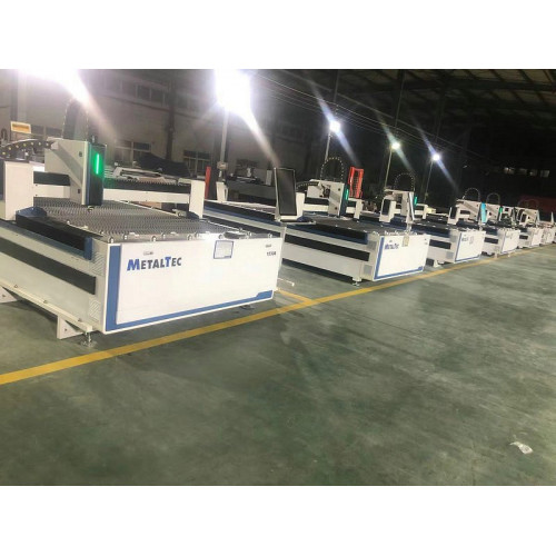 MetalTec 1530F (3000W) оптоволоконный лазерный станок для резки металла