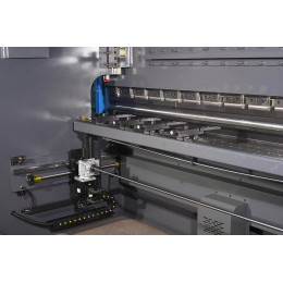 MetalTec HBС 135/2500 4+1 ЧПУ МТ-15  Листогибочный пресс с ЧПУ